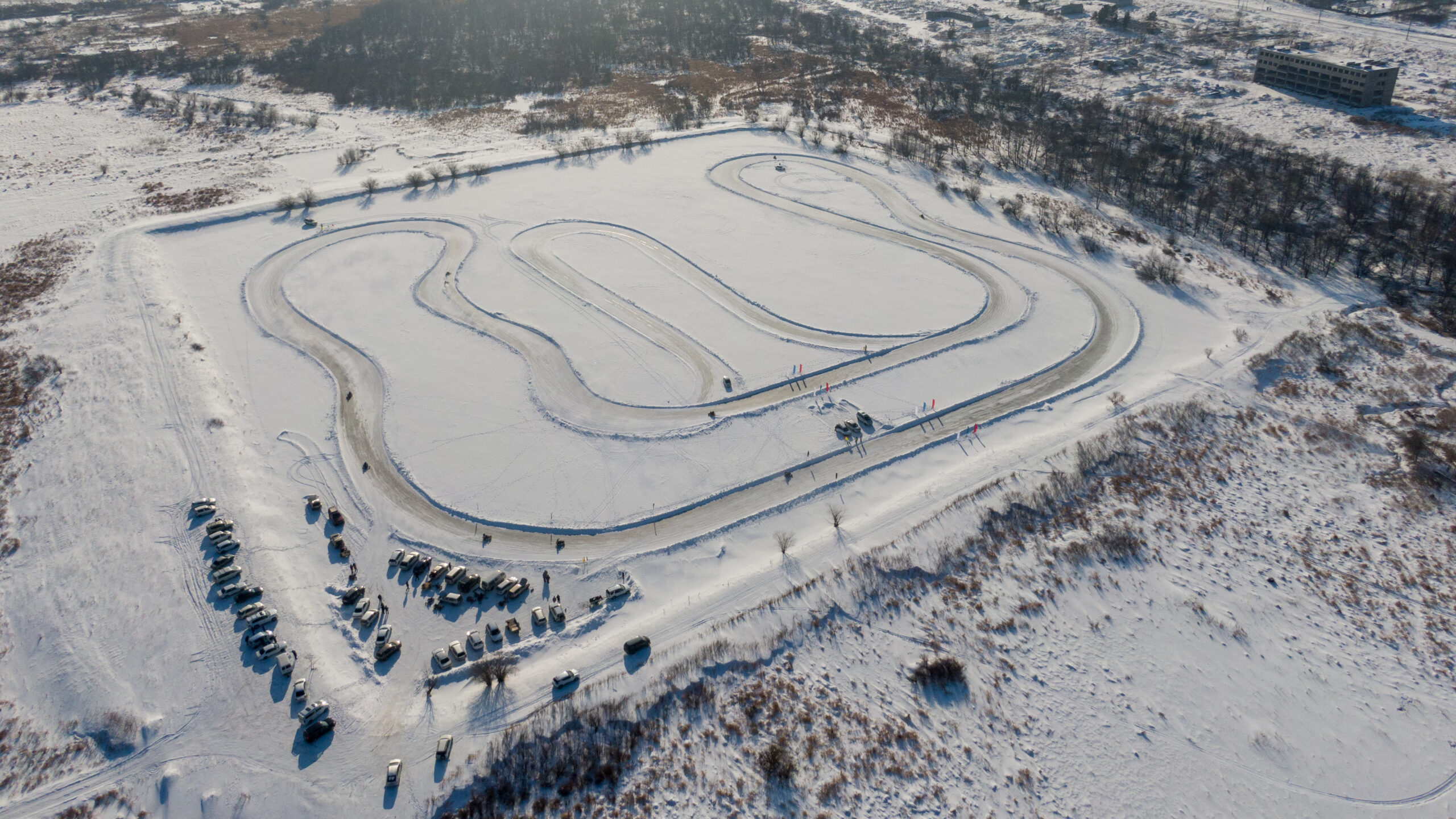 Замёрзший карьер в Таёжке