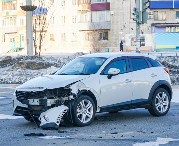 В пятничном ДТП с опрокидыванием на Победы виновной признали Мазду, причём, не только в ДТП