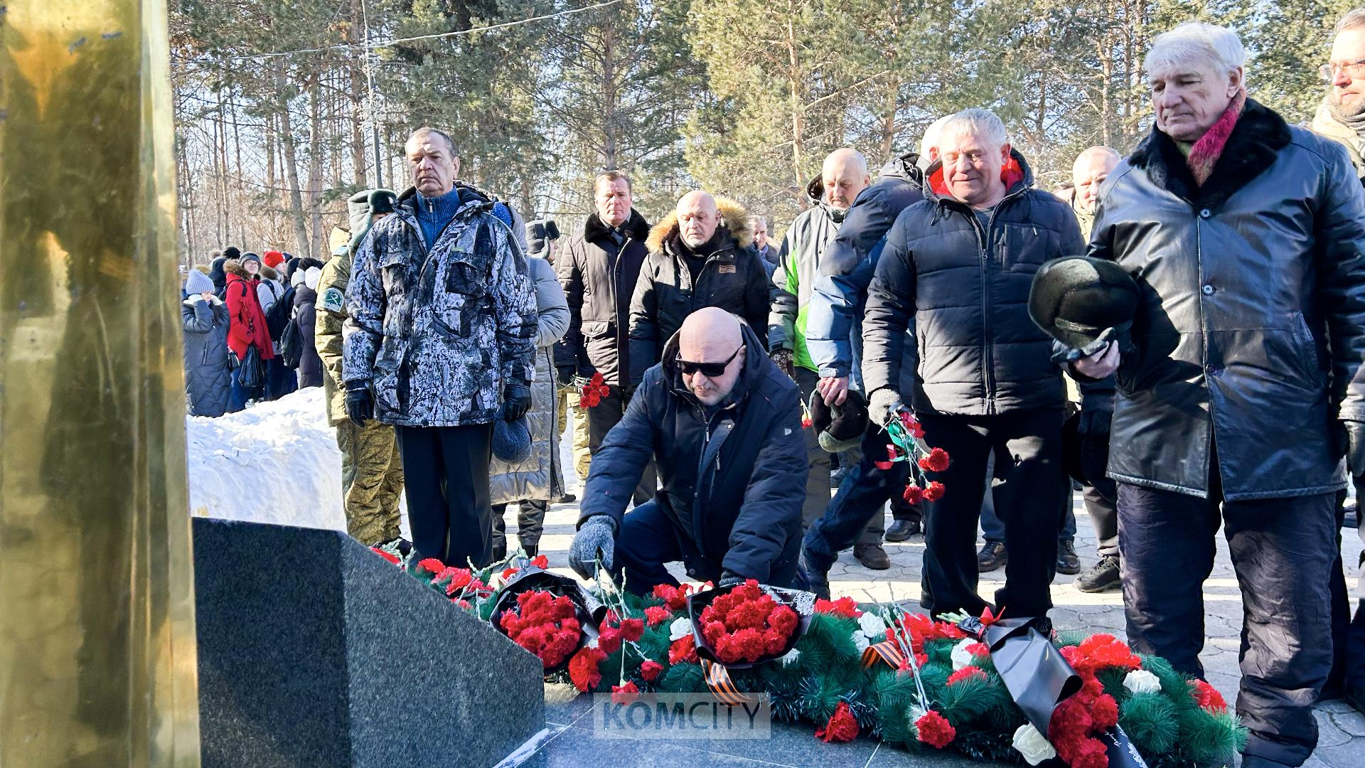 Память воинов-интернационалистов, погибших в международных конфликтах, почтили возложением цветов к Чёрному тюльпану