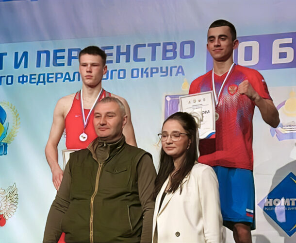 Гароглан Ханджанов стал победителем Дальневосточного чемпионата по боксу