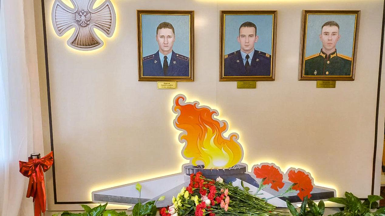 Мемориальные доски погибшим бойцам установили в школе 23