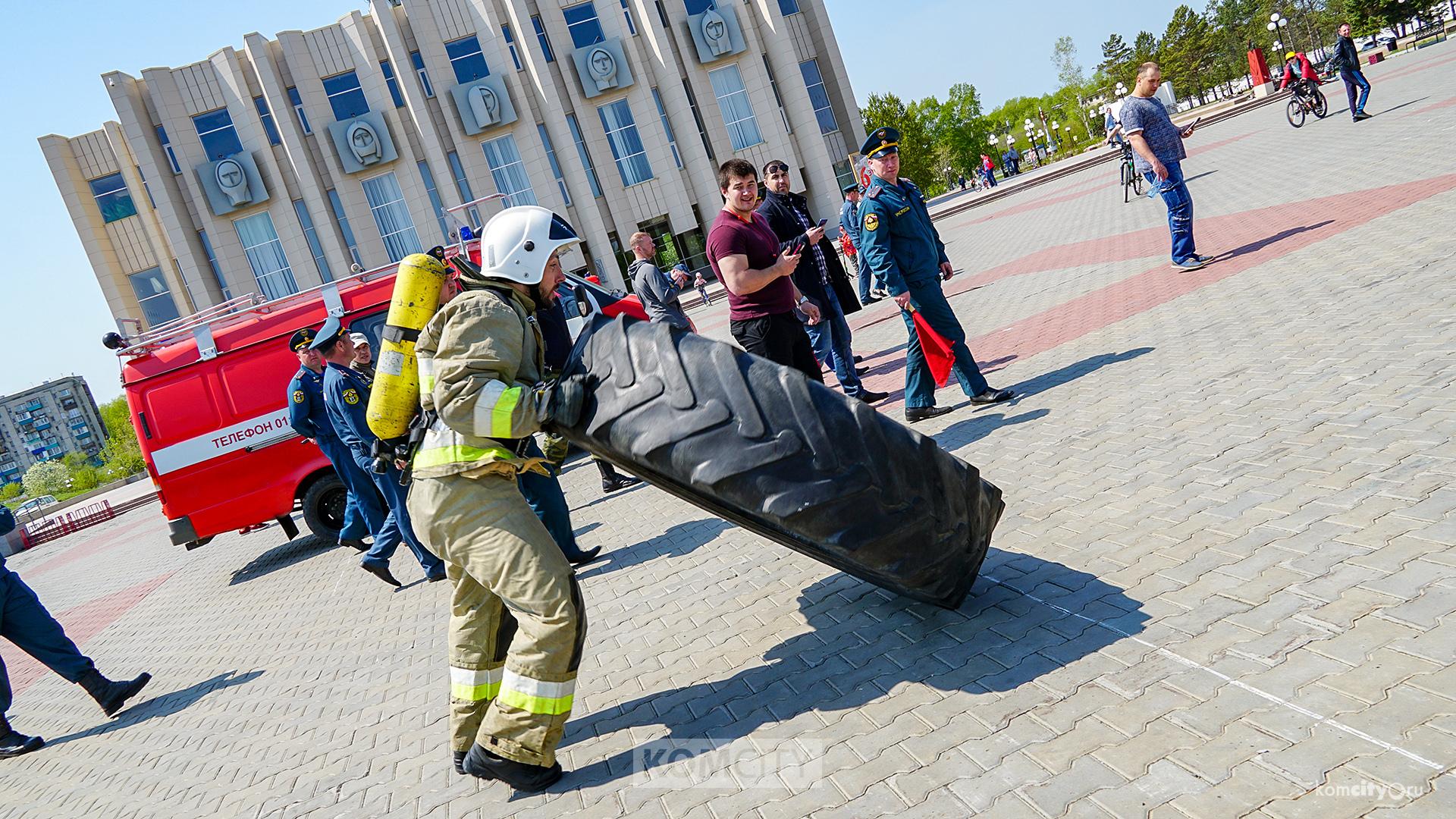 Показательные выступления пожарных пройдут в воскресенье на Театральной площади