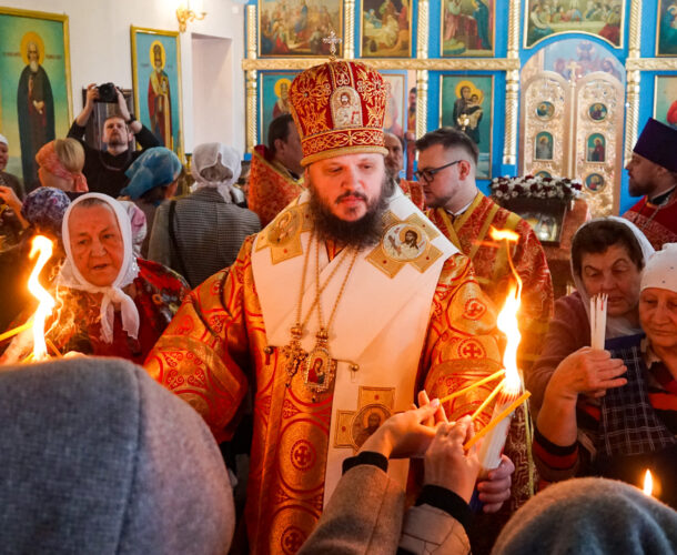 Благодатный огонь доставили в Комсомольск 