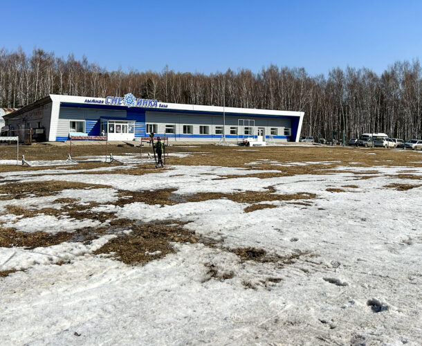 Последние лыжные выходные — «Снежинка» завершает сезон катаний, а в Горном пройдёт ЛОТ-марафон