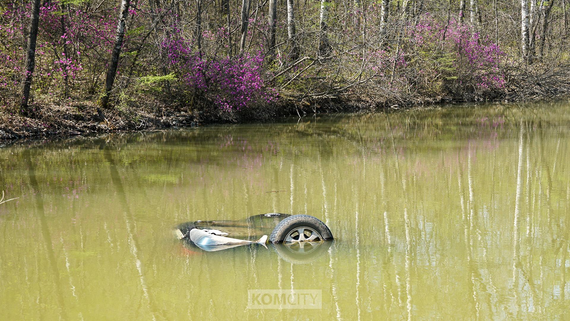 В дачном карьере утонула машина вместе с водителем