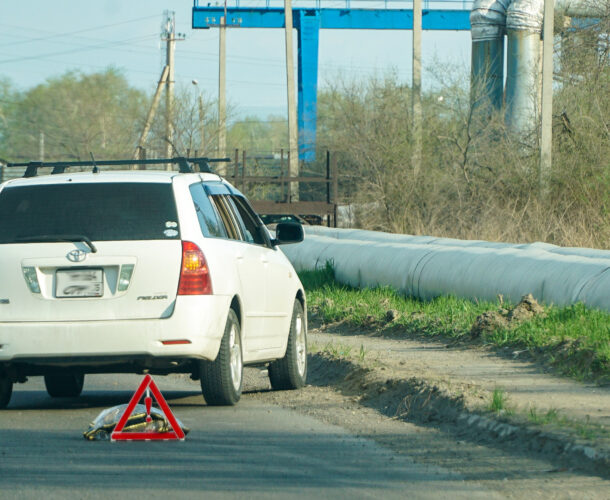 На Северном водитель под воздействием «веществ» сбил стоявшего на остановке пешехода