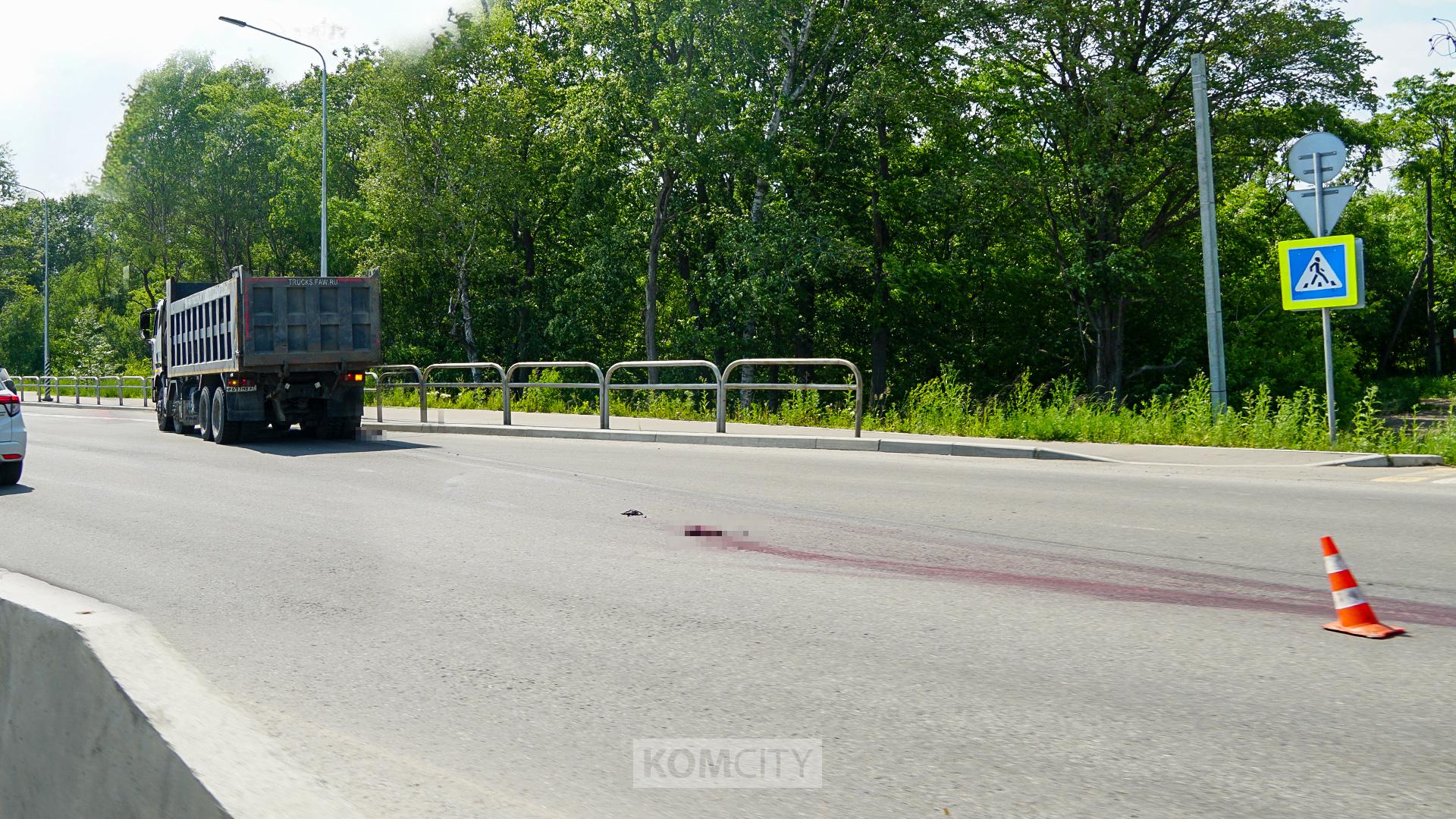 Погибшему на Комшоссе пешеходу было 34 года