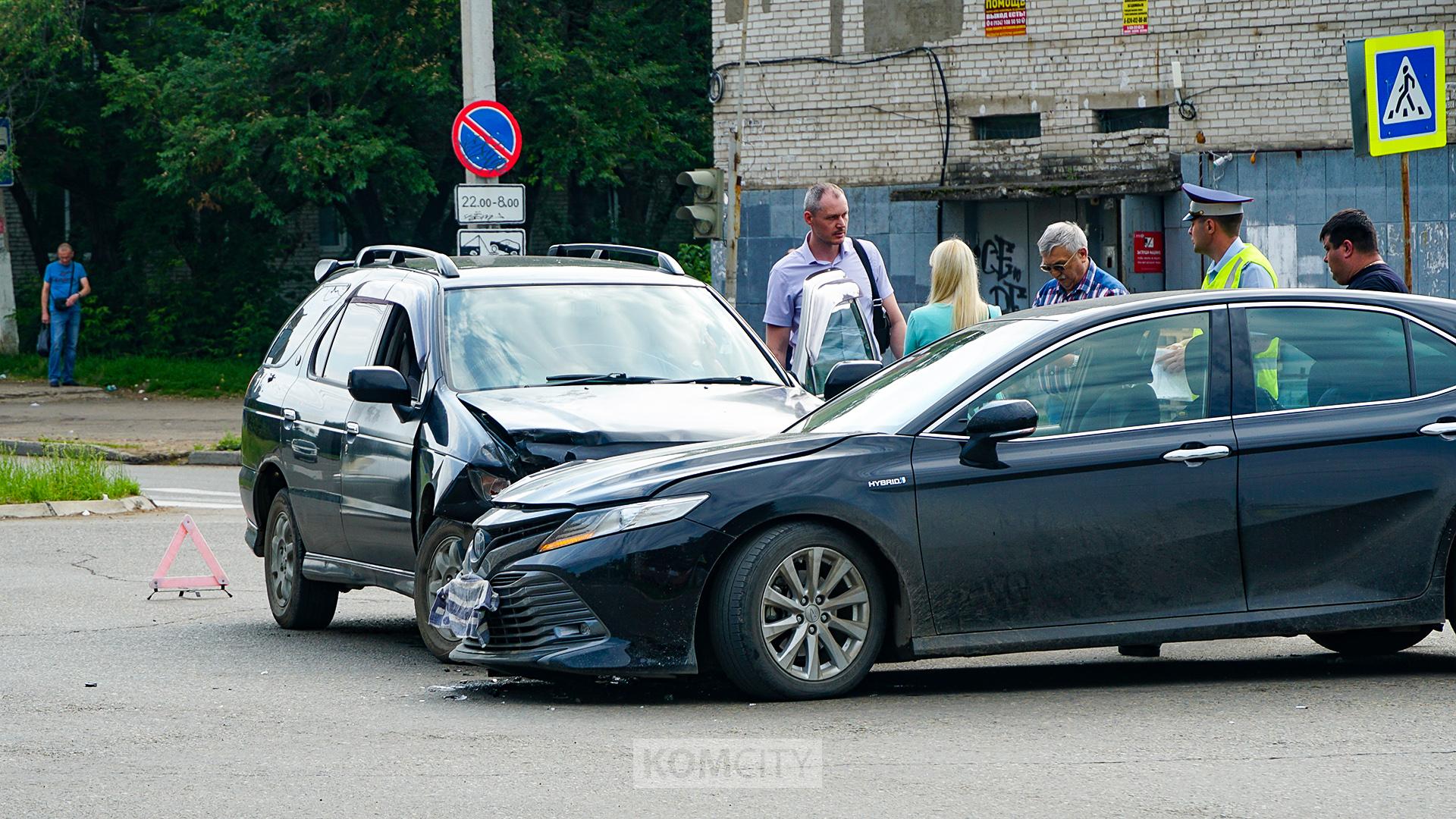 Один человек пострадал в столкновании на Аллее Труда — Октябрьском 