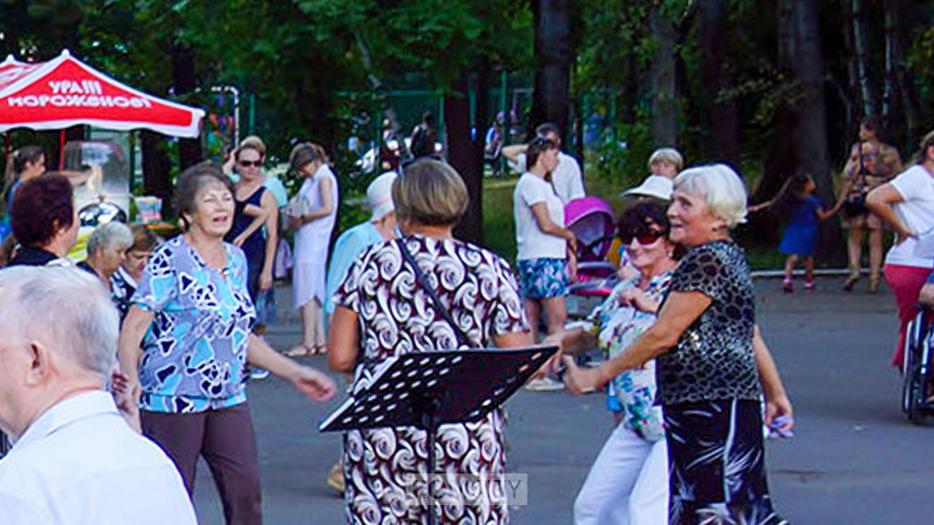 Ретро-вечер устроят в пятницу в парке Судостроителей