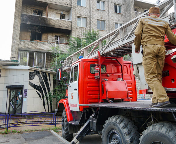 Шесть человек спасли из пожара на Московском