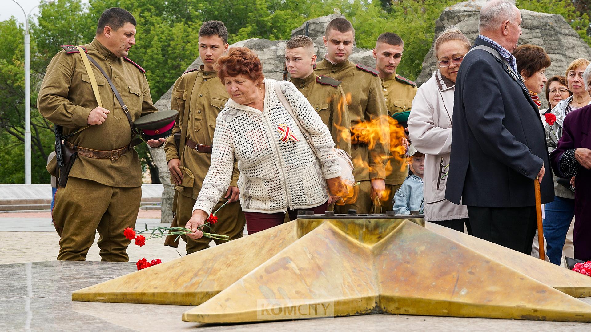 В память об окончании Второй мировой войны на Мемориале возложили цветы