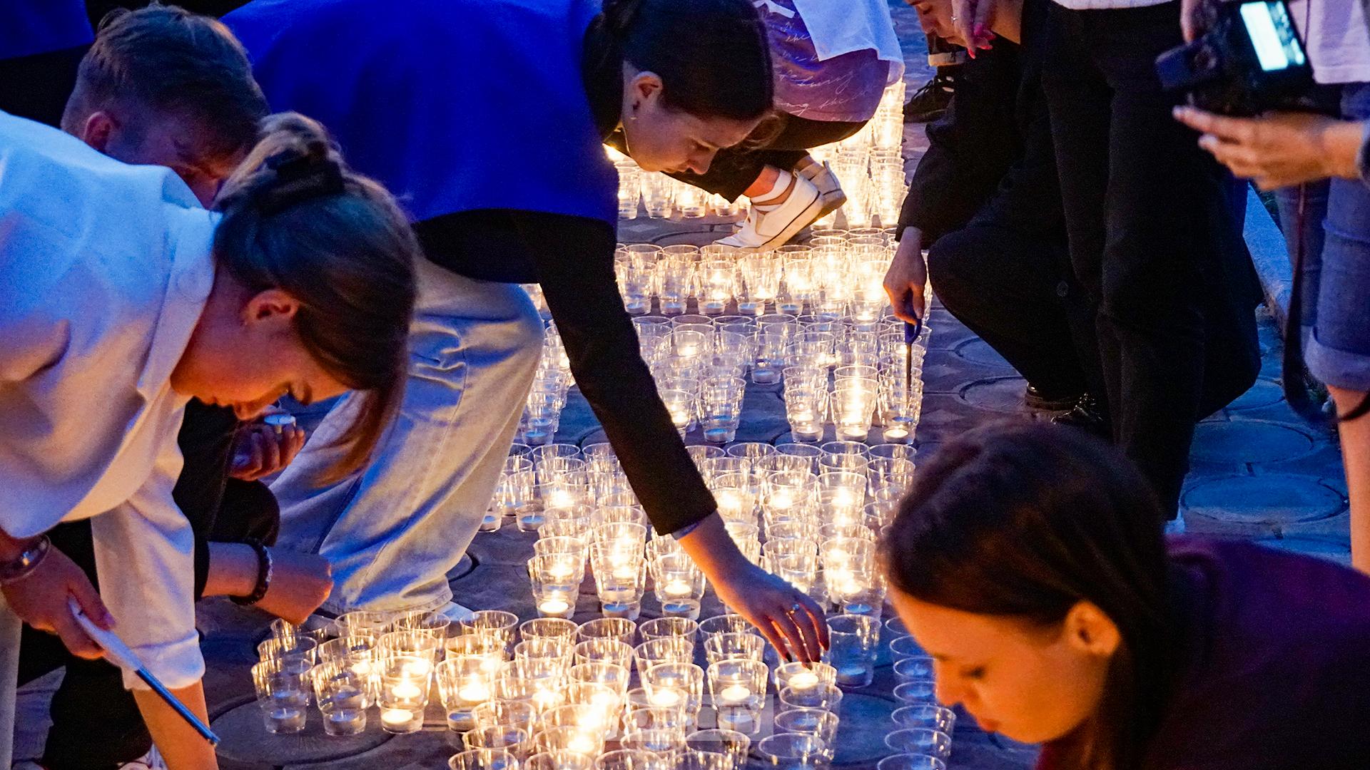 В память о жертвах Беслана в Комсомольске зажгли свечи