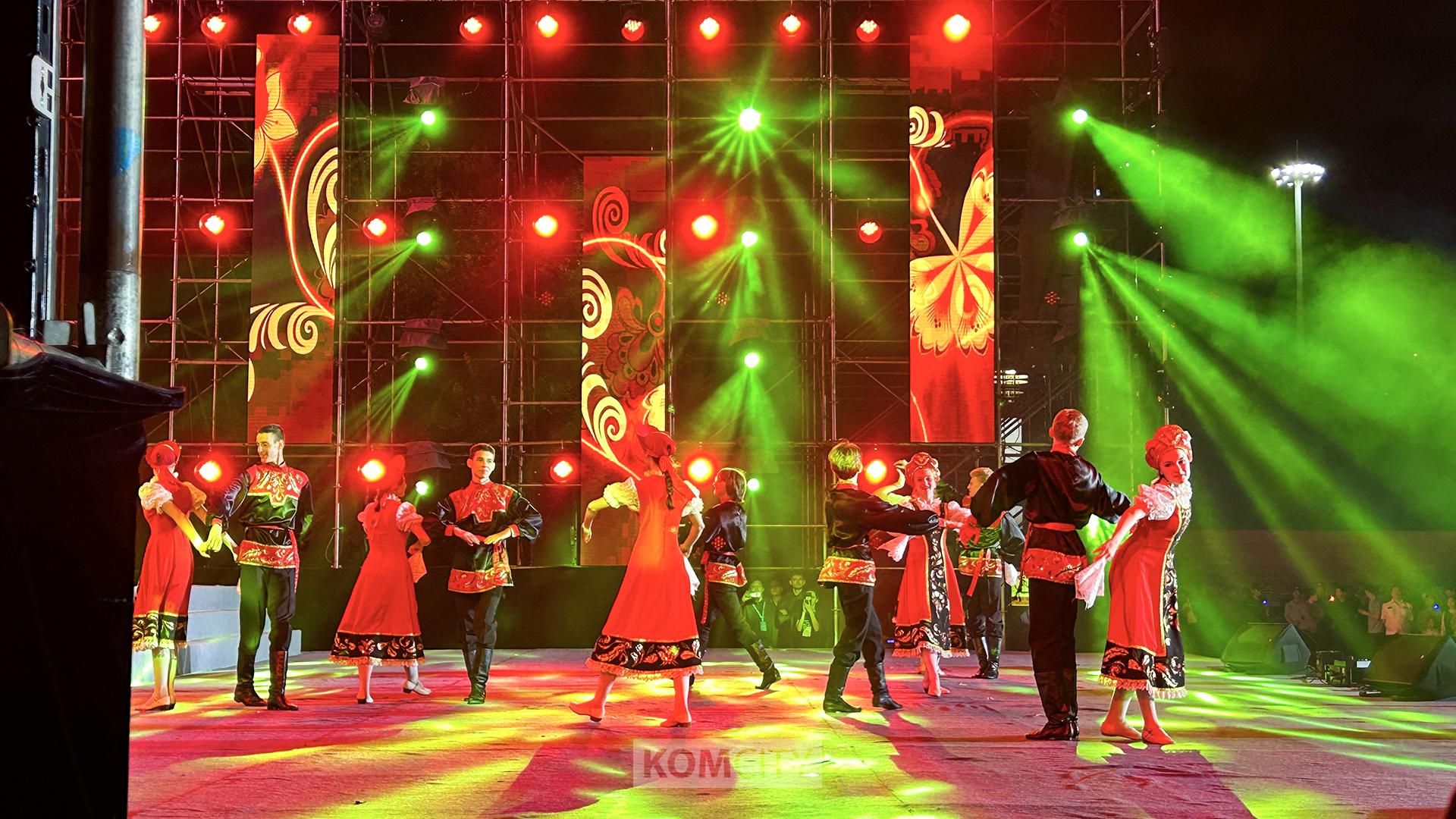 Три концерта в Китае дали артисты из Комсомольска