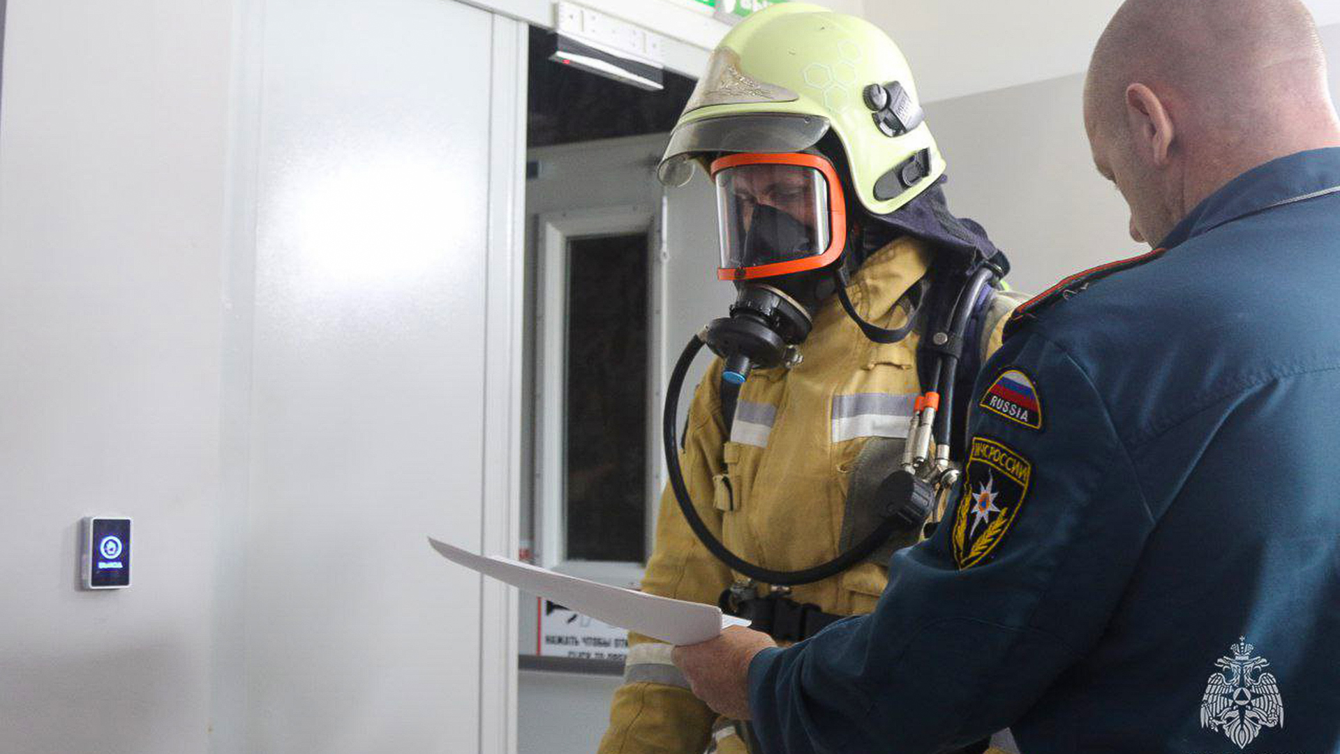 Пожарный из Комсомольска вошёл в десятку лучших на соревнованиях «Дальневосточная вертикаль» во Владивостоке