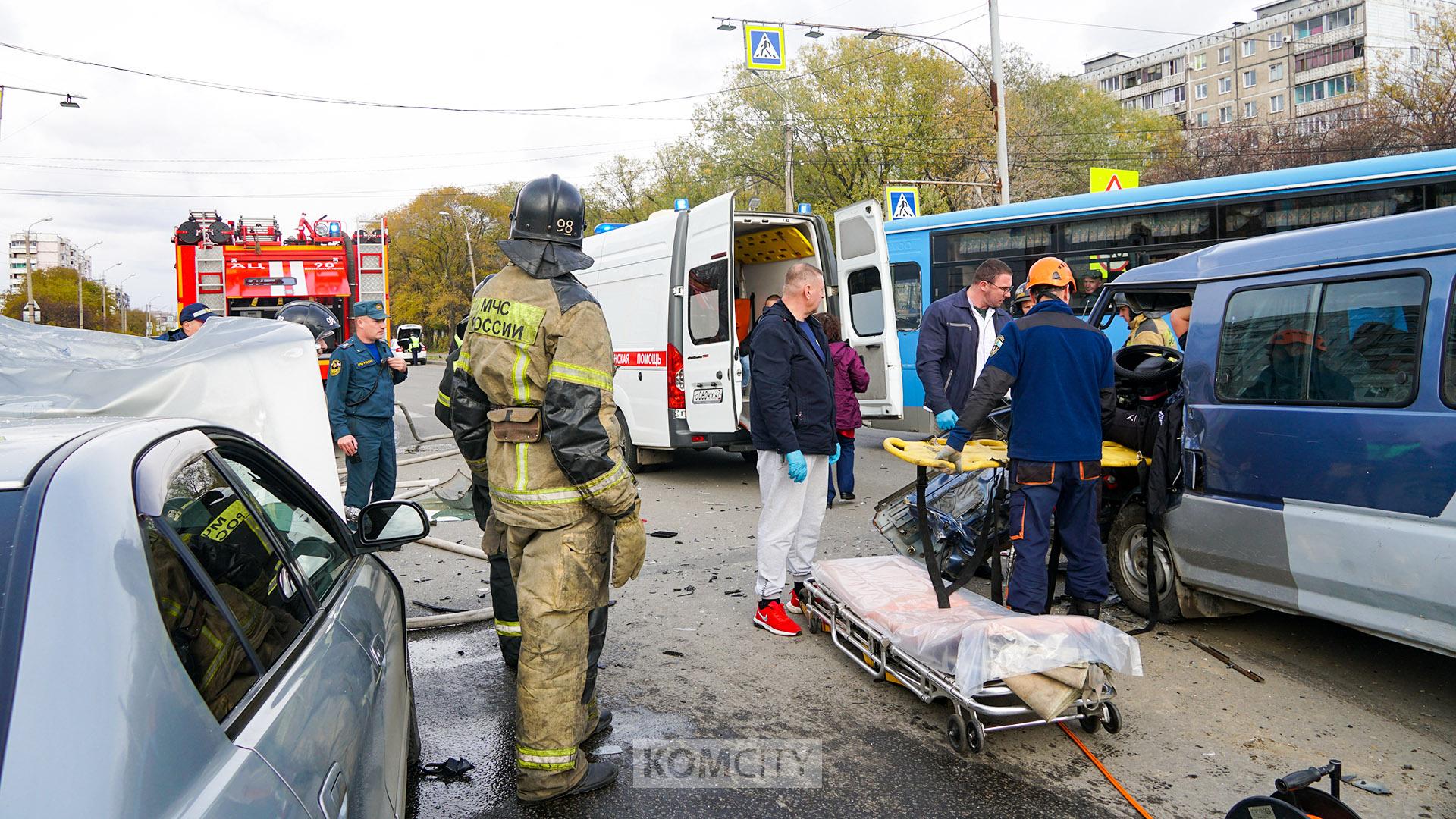 В столкновении на перекрёстке Дикопольцева — Вокзальной пострадали четыре человека