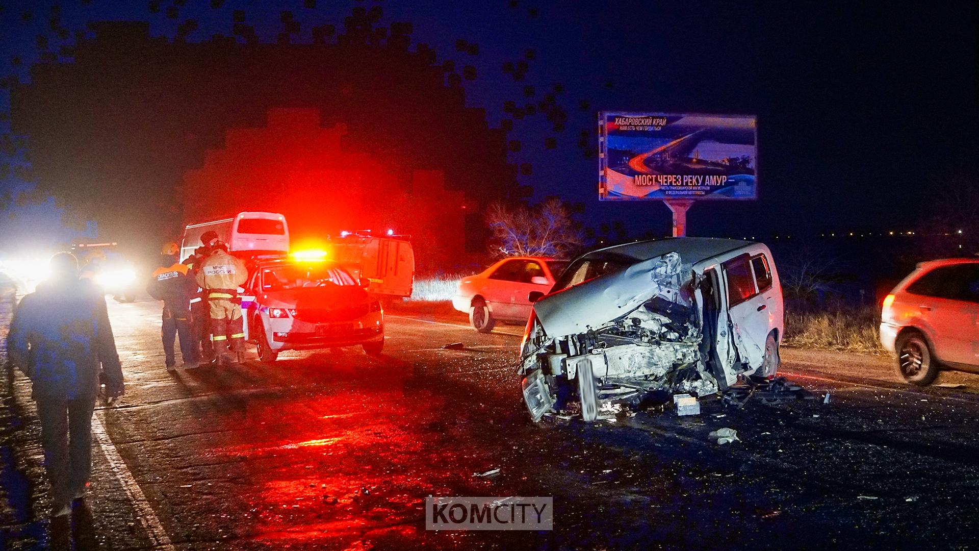 В столкновении пяти машин на Амурском шоссе пострадали четыре человека