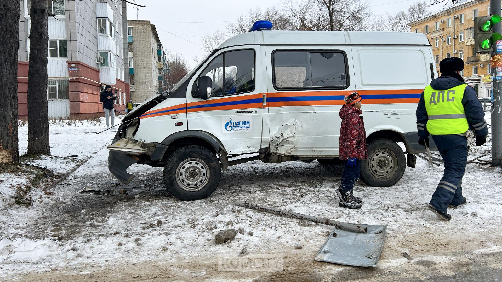 Машина Газпрома, столкнувшаяся с Хондой на Аллее Труда, ехала со спецсигналами на красный