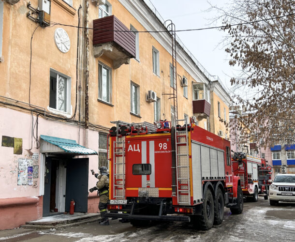 Из-за сгоревшей электрощитовой дом на Димитрова на неопределённое время остался без света