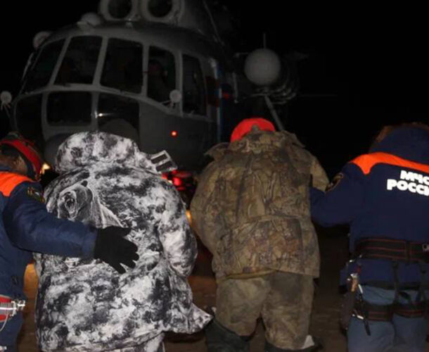 У Верхнетамбовского вертолётом спасали севших на мель рыбаков