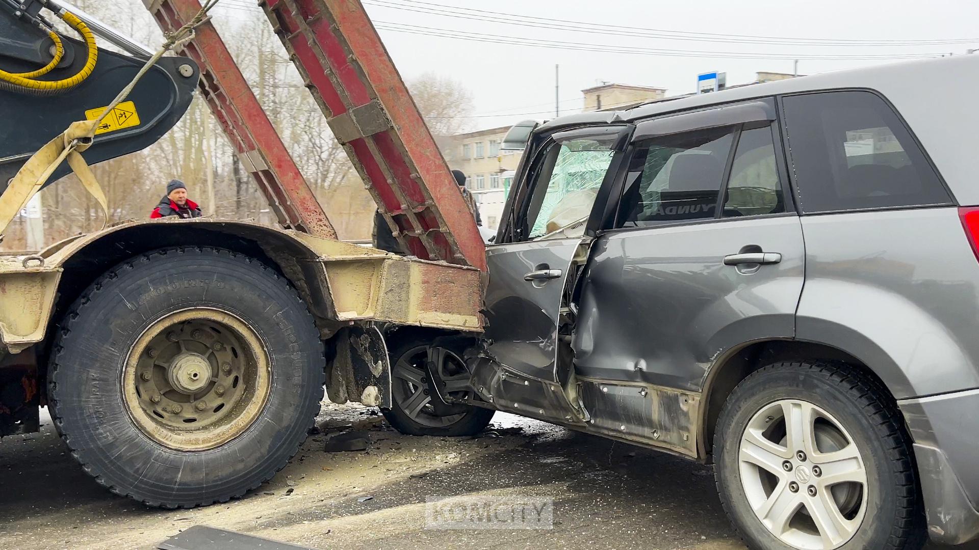 В столкновении на Северном шоссе пострадала женщина-водитель