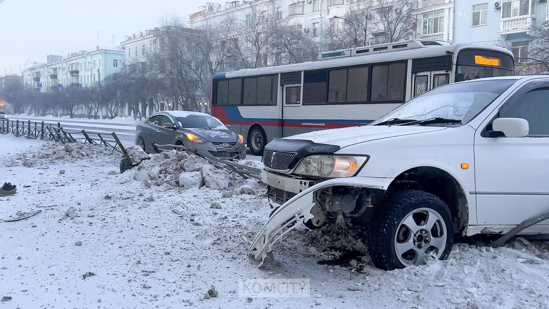 Пробивший забор на Ленина водитель — не виноват