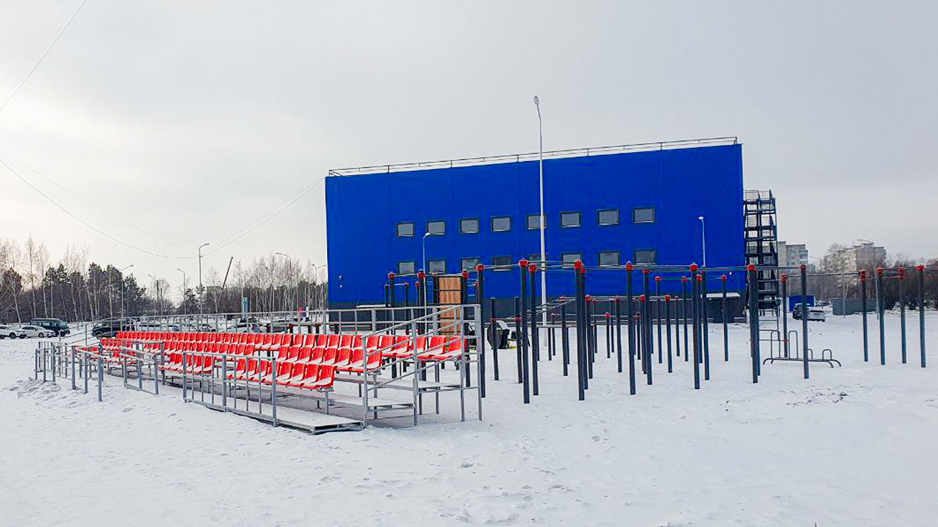 «Умную» спортплощадку возле нового ледового торжественно откроют 13 декабря