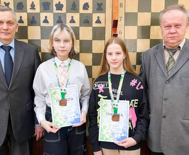 Шахматистки из Комсомольска стали третьими на первенстве края