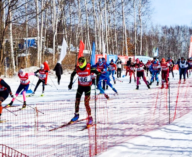 Победителей Кубка города по лыжным гонкам определили на «Снежинке»