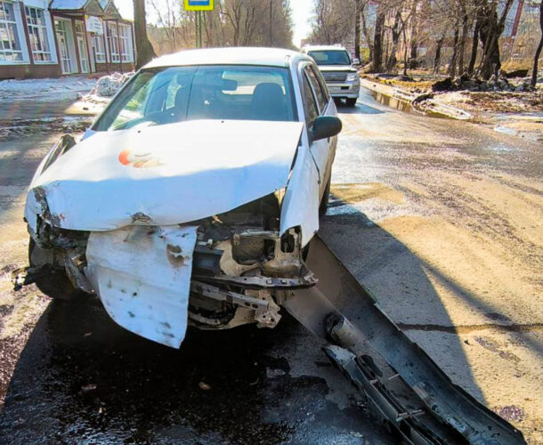 Два человека пострадали в тройном столкновении на Пионерской — Красноармейской