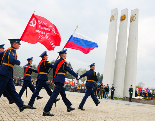 Комсомольчан приглашают убраться на Набережной