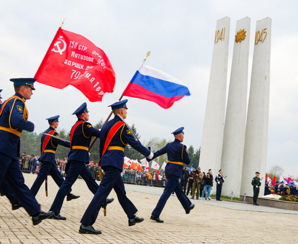 Ветреный праздник на Мемориале — Фоторепортаж Kom.city