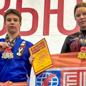 13-лений спортсмен из Комсомольска выиграл две медали на международном турнире по борьбе