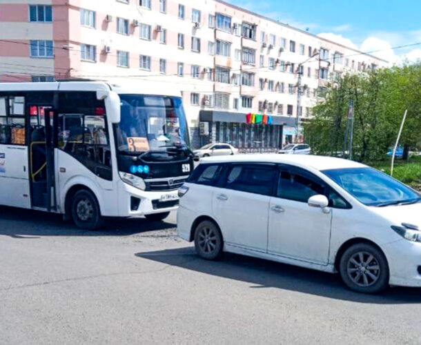 Пассажирка автобуса получила травму, упав в автобусе после ДТП