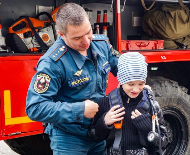 С профессиями пожарного, лётчика и парикмахера познакомят детей на музейной встрече «Мир профессий»