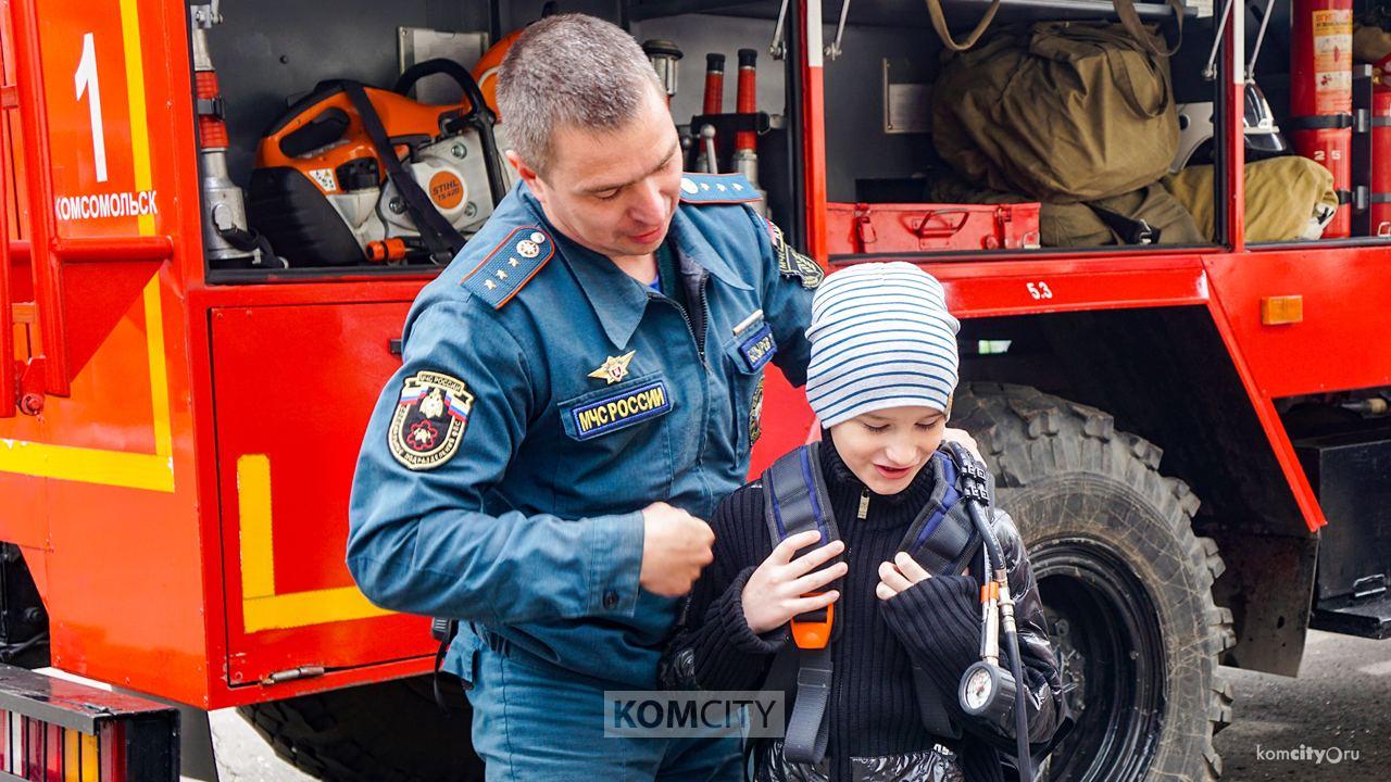 С профессиями пожарного, лётчика и парикмахера познакомят детей на музейной встрече «Мир профессий»