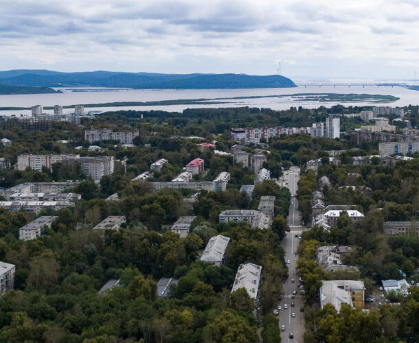 На ночь на Октябрьском запретят парковку 