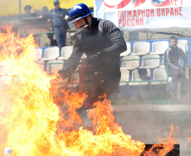 Мало огня: В Комсомольске стартовали краевые пожарные соревнования