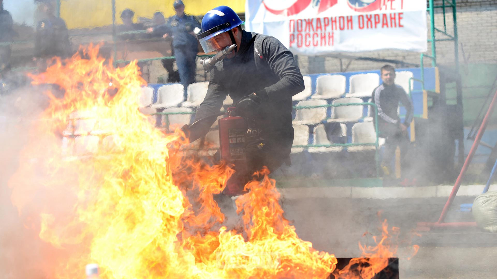 Мало огня: В Комсомольске стартовали краевые пожарные соревнования