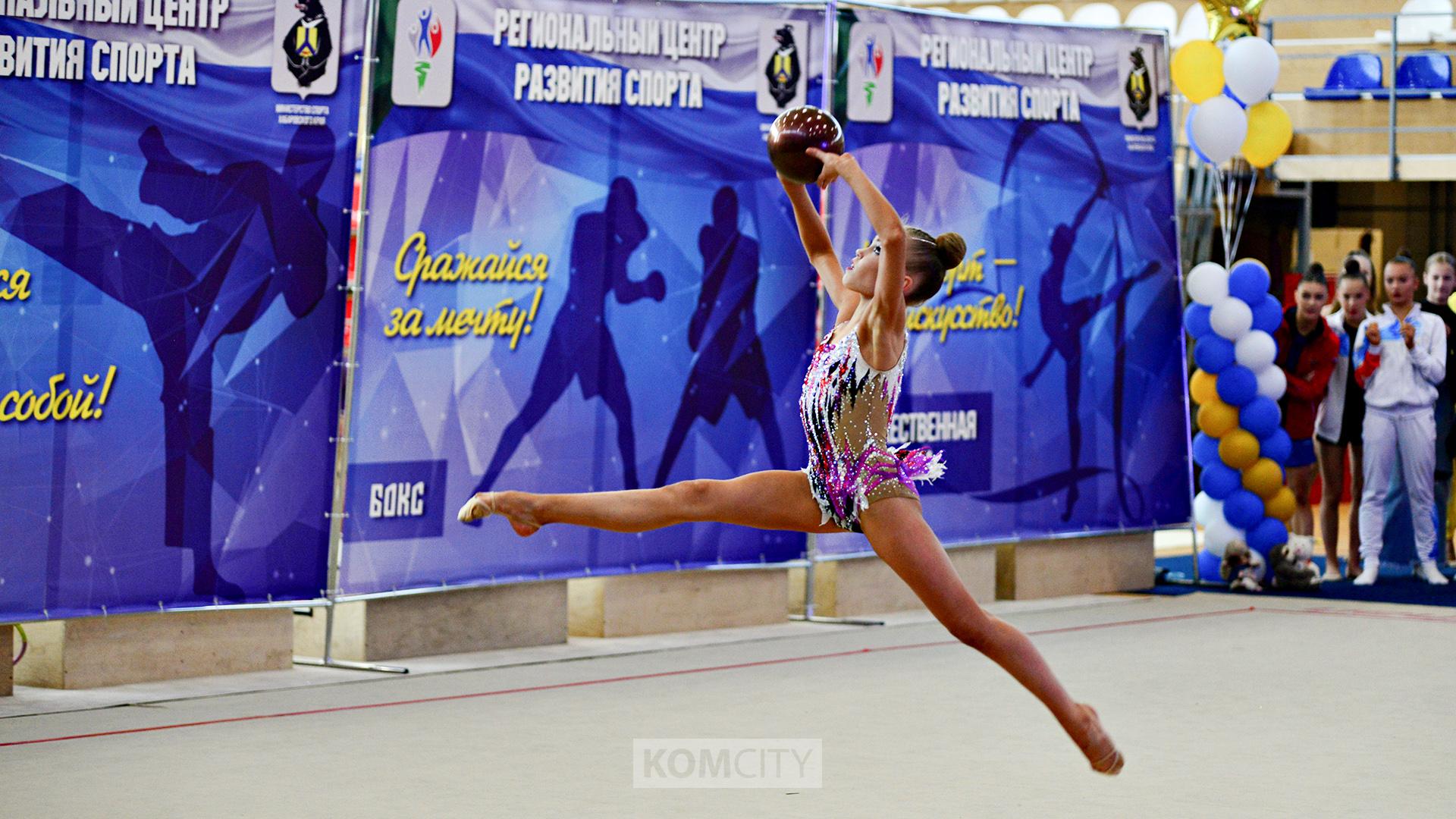 Комсомольчанки вошли в число победителей краевых соревнования по художественной гимнастике 