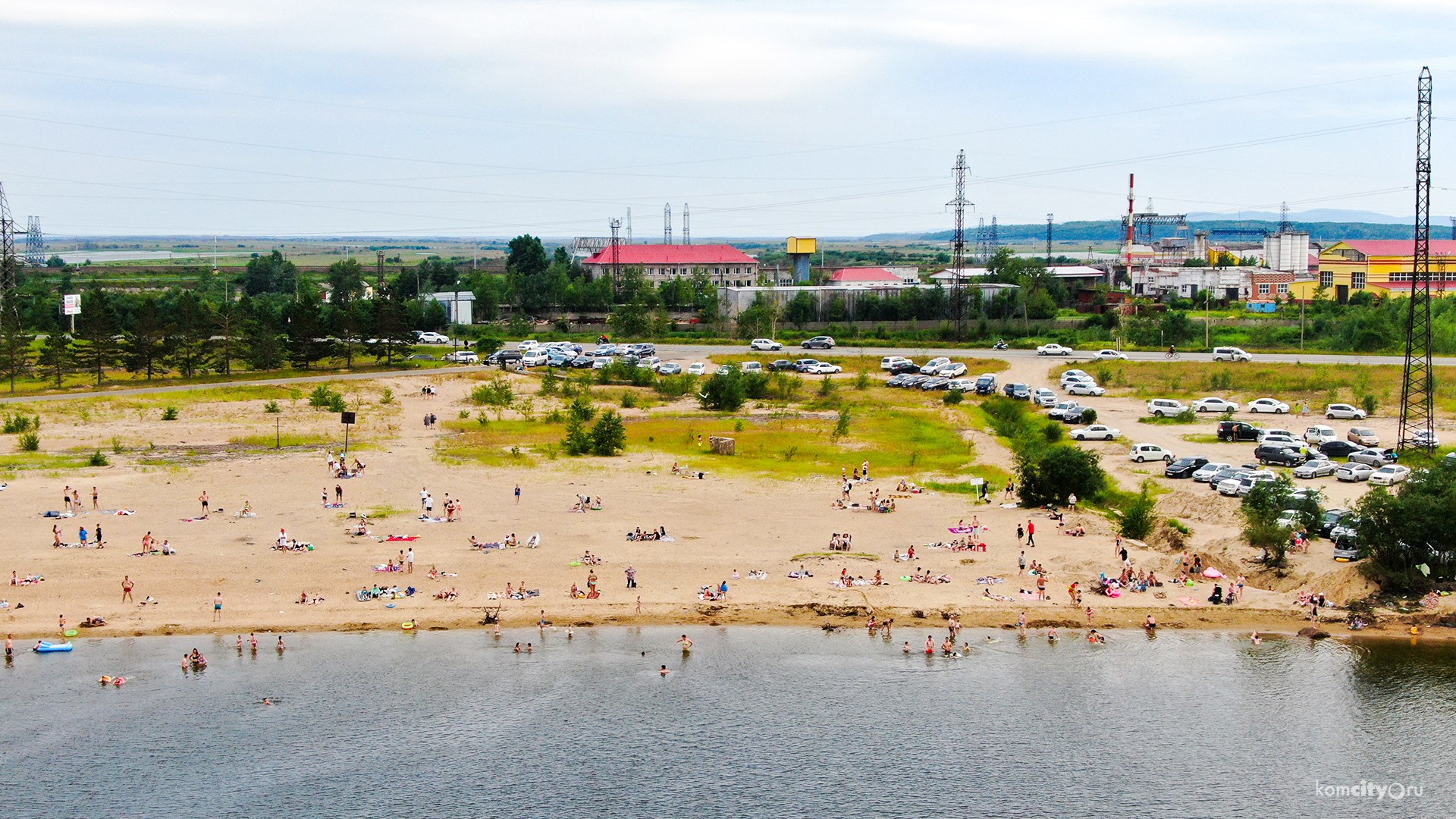 Городские власти перечислили пляжи, на которых могут отдыхать комсомольчане. Купаться можно, но есть нюанс.