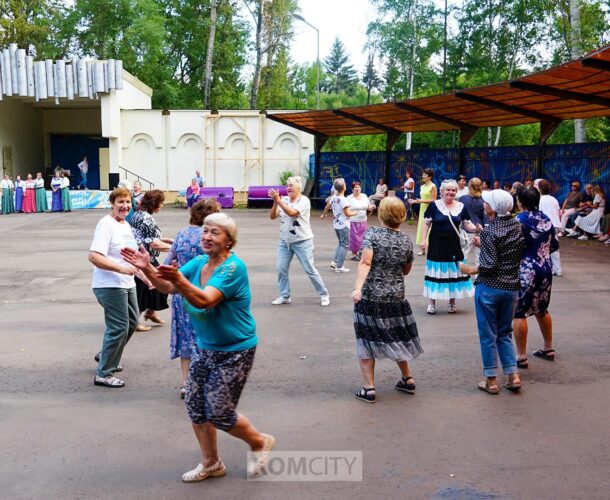 Танцевальные ретро-вечера снова будут проводить в парке Судостроителей