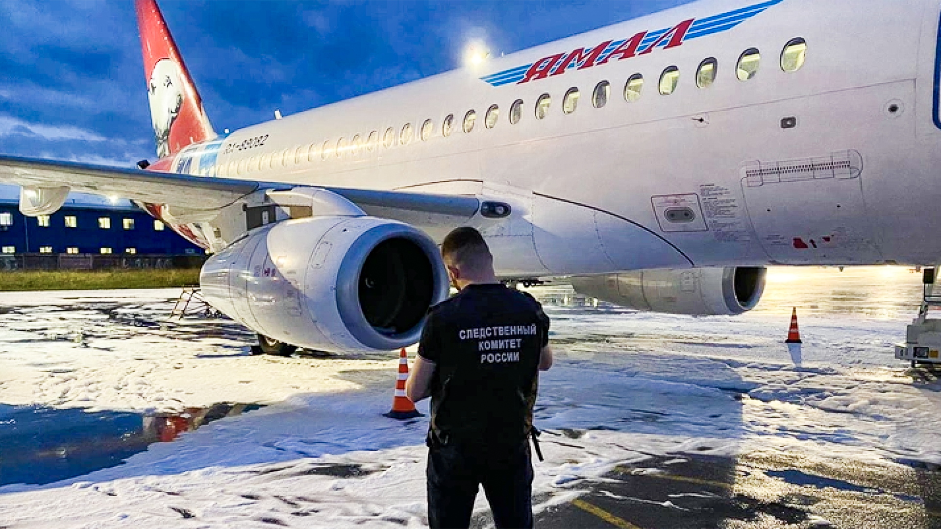 В Санкт-Петербурге у Суперджета после посадки загорелся двигатель