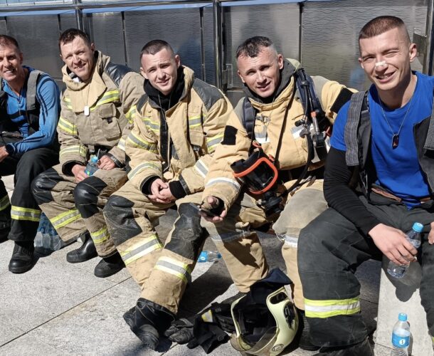 В первой десятке забежал на 41-й этаж комсомольский пожарный на соревнованиях «Дальневосточная вертикаль»