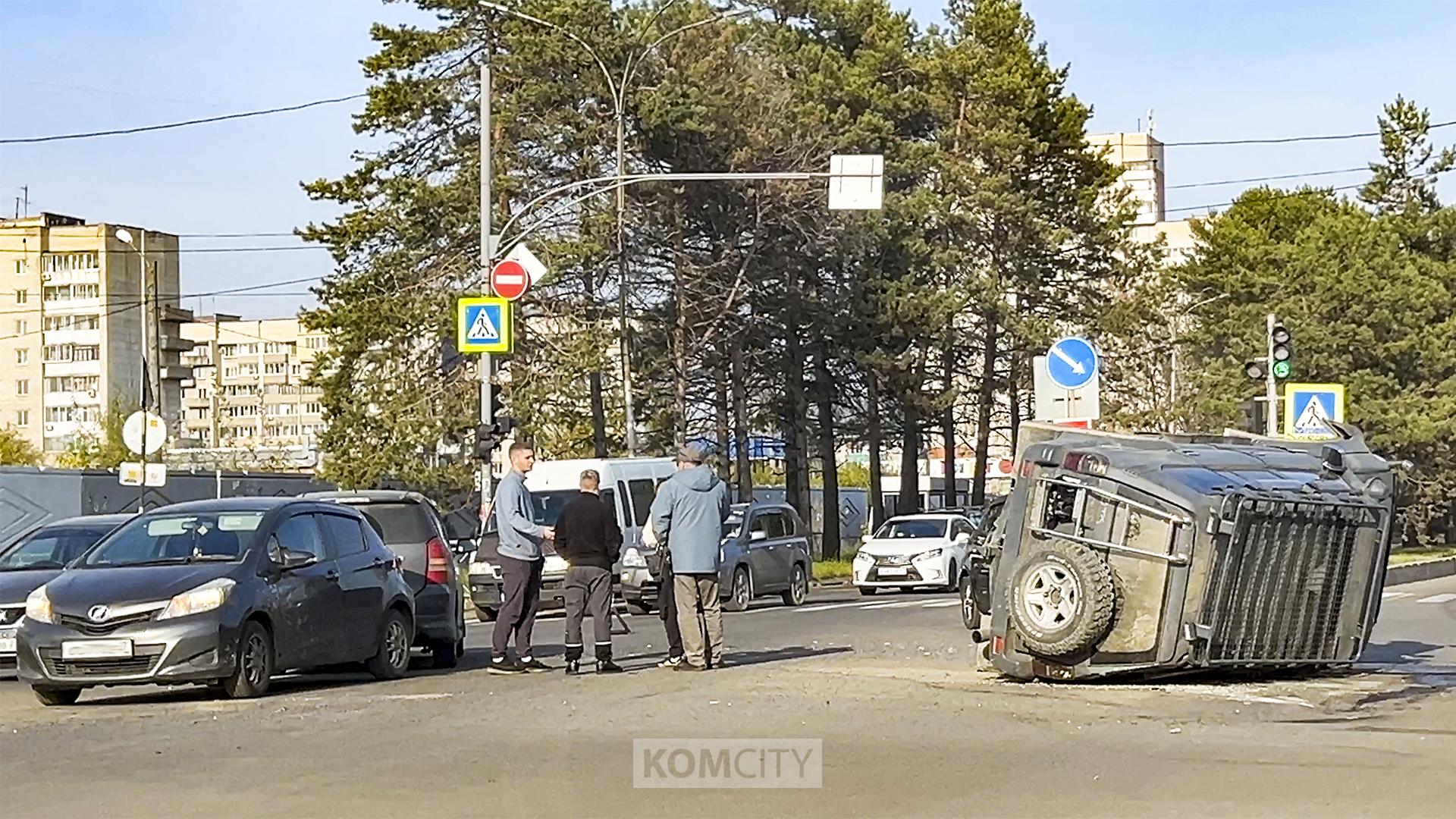 Виноват водитель Крузера — В ГАИ озвучили подробности столкновения с опрокидыванием на Аллее Труда