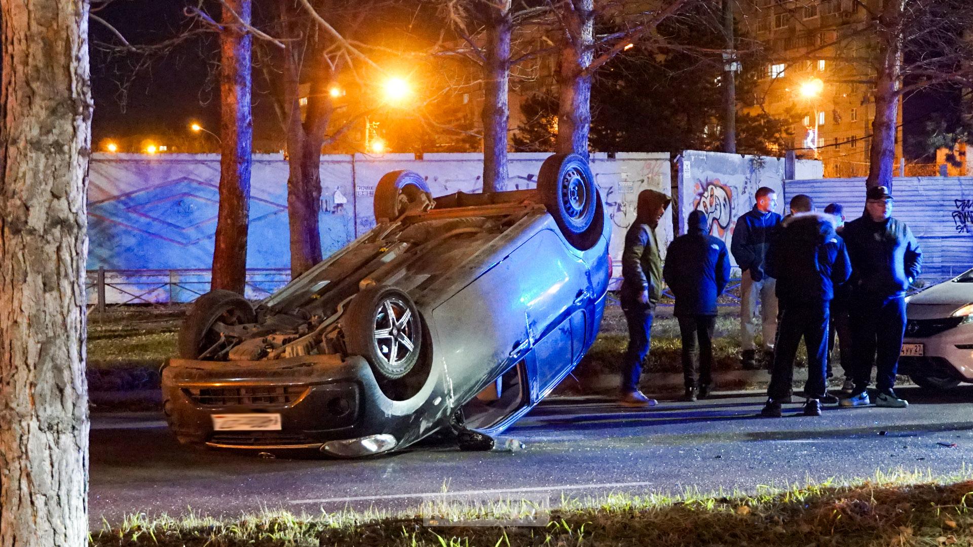 Пьяная дама на Пассо устроила аварию с опрокидыванием на Аллее Труда 