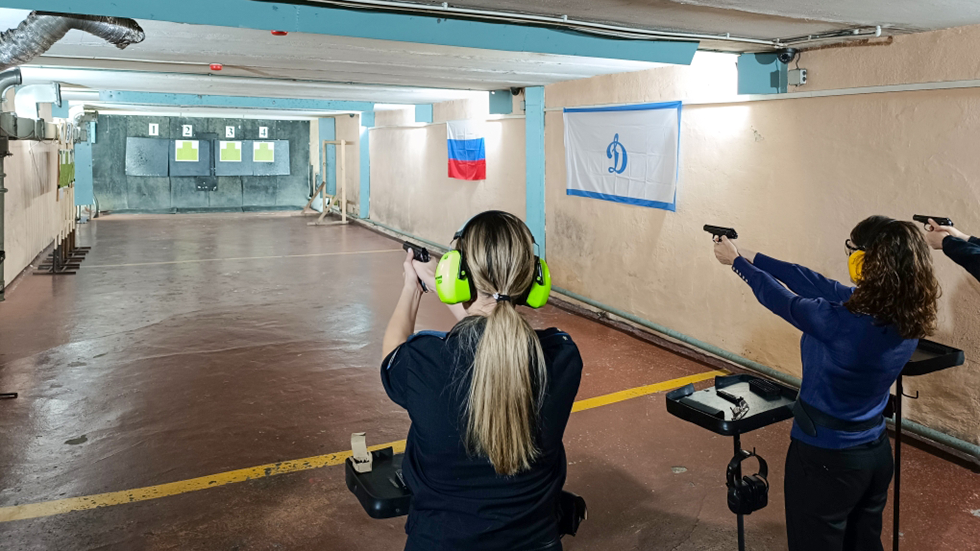 Соревнования по стрельбе из боевого оружия прошли в тире «Кедр»