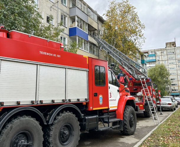 Мама с ребёнком спаслись из пожара на Бульваре Юности