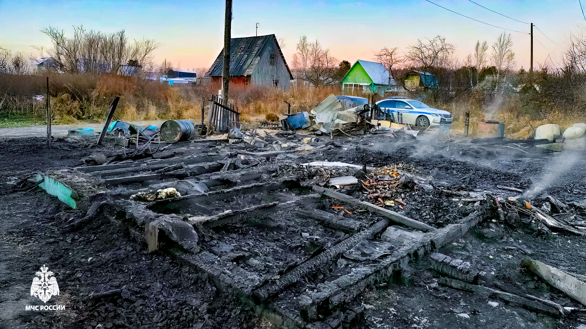 Женщина и ребёнок погибли в пожаре на Транспортных садах