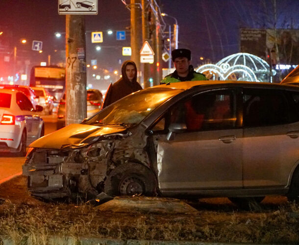 Водителю Фита, спровоцировавшему аварию на Ленина — Васянина, всего 18 и он уже злостный нарушитель