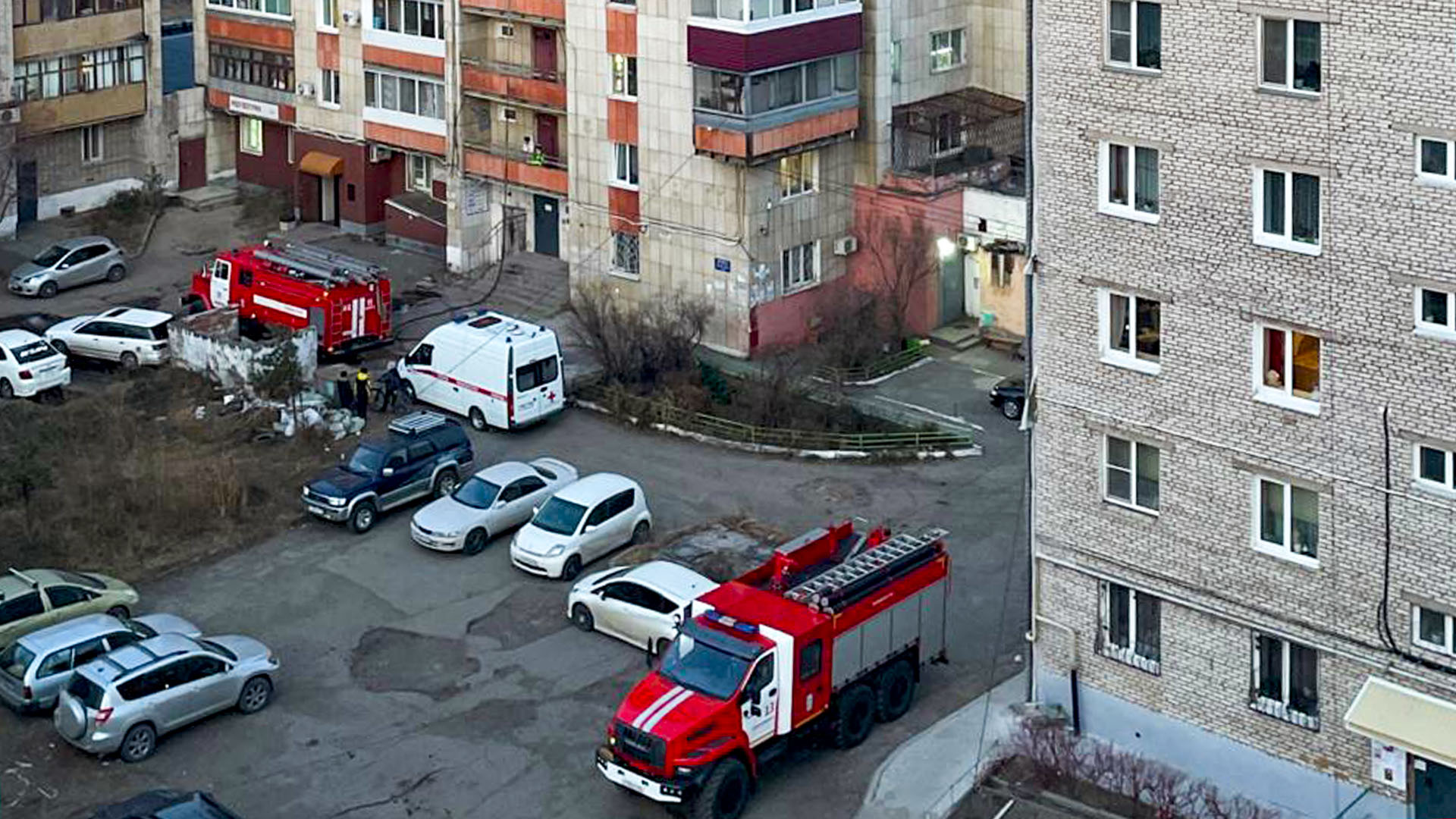 Из пожара на проспекте Победы спасли женщину